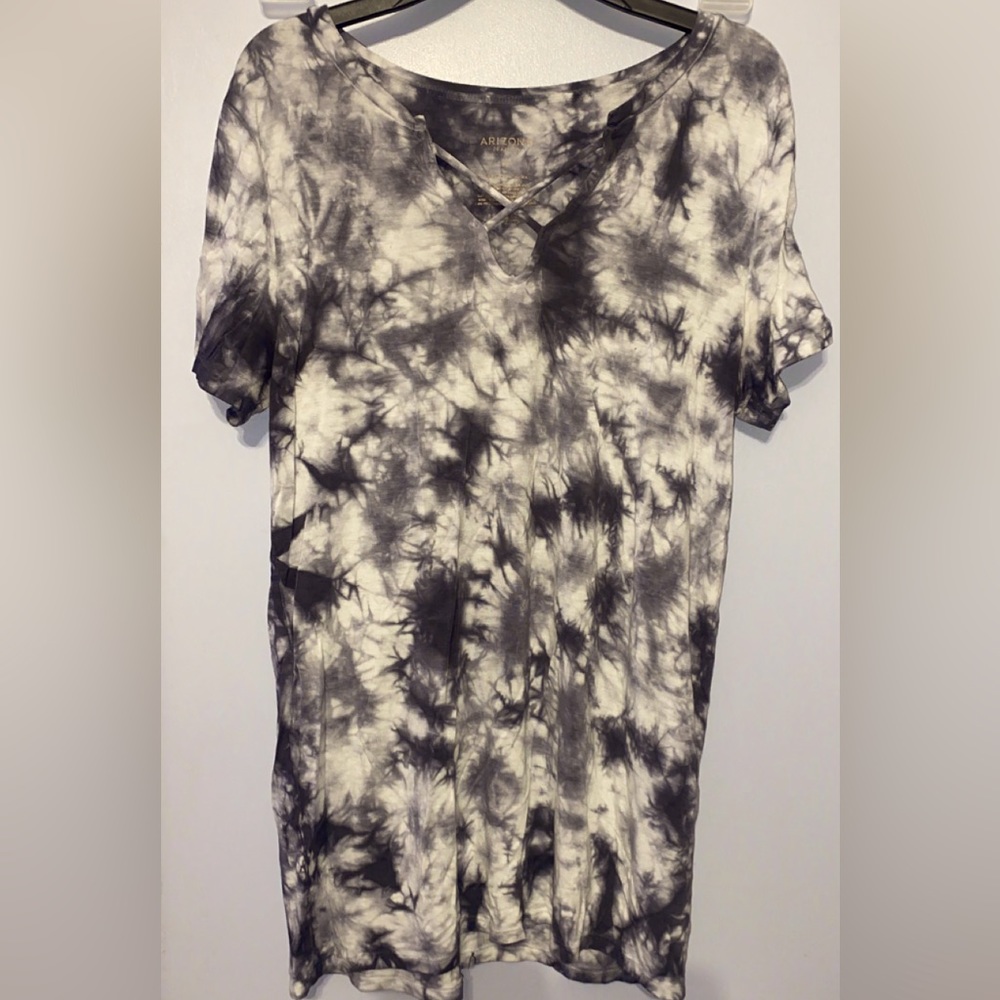 white/grey tyedye short sleeve